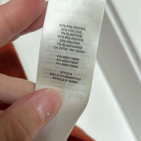 WILFRED | Aritzia Primary Tee | XS - Picture 7 of 10